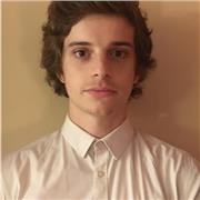 Étudiant en histoire Ayant baigner dans cette matière depuis tous petits, voulant devenir professeur